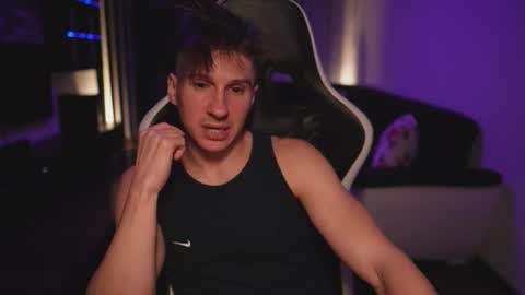 Snapshot of dorianreyes chatting on 11-14-25, 01:26 Dorian Reyes online show from 11-14-25, 01:26