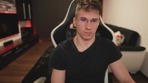 Snapshot of dorianreyes chatting on 12-03-25, 01:02 Dorian Reyes online show from 12-03-25, 01:02