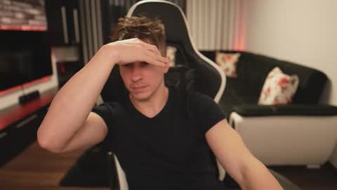 Snapshot of dorianreyes chatting on 12-04-25, 10:51 Dorian Reyes online show from 12-04-25, 10:51