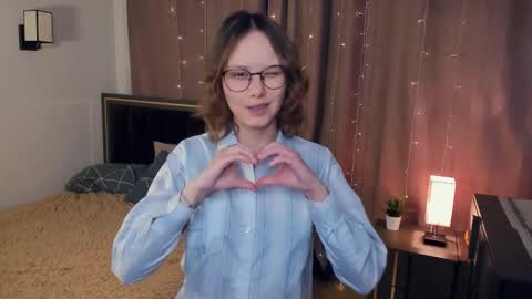 Violet online show from 11-06-25, 08:21