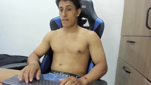 Snapshot of dorman_boy chatting on 11-04-25, 02:43 dorman_boy online show from 11-04-25, 02:43