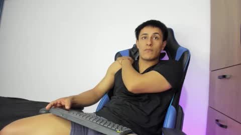 Snapshot of dorman_boy chatting on 11-09-25, 05:06 dorman_boy online show from 11-09-25, 05:06