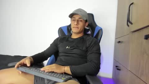 Snapshot of dorman_boy chatting on 11-16-25, 03:56 dorman_boy online show from 11-16-25, 03:56