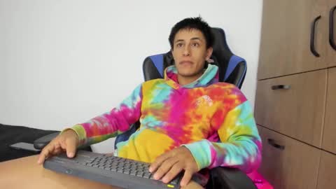 Snapshot of dorman_boy chatting on 11-23-25, 08:25 dorman_boy online show from 11-23-25, 08:25