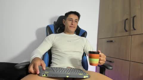 Snapshot of dorman_boy chatting on 03-04-26, 03:01 dorman_boy online show from 03-04-26, 03:01