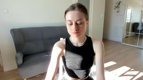 dormineaa online show from 04-29-26, 06:06