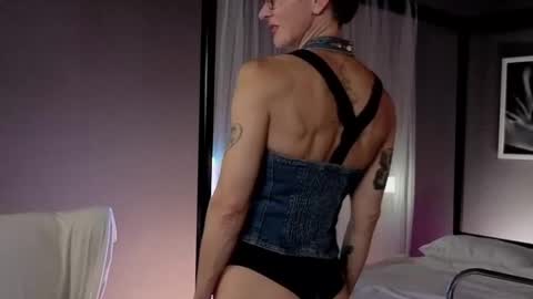 Dorothy Next stream on Monday at 3am-9am online show from 10-15-25, 12:38