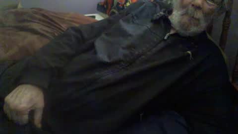 Hello  welcome to Slutsville  I am the Naked Chef  really  but you may call me Peter online show from 06-05-26, 12:00