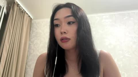 Snapshot of dorthadeboard chatting on 05-27-26, 08:39 Anee online show from 05-27-26, 08:39