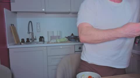 Snapshot of dosilasa chatting on 01-12-26, 06:13 Sasha online show from 01-12-26, 06:13