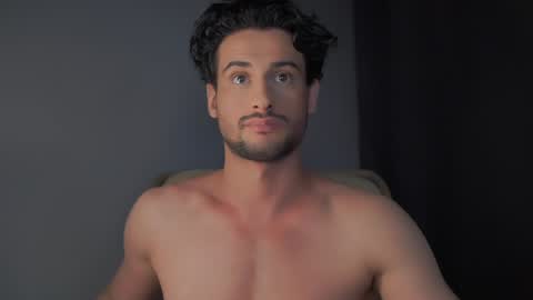 Snapshot of double_luckystrike chatting on 12-12-24, 01:32 Keen online show from 12-12-24, 01:32