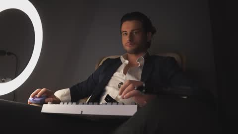 Snapshot of double_luckystrike chatting on 03-09-25, 12:00 Keen online show from 03-09-25, 12:00