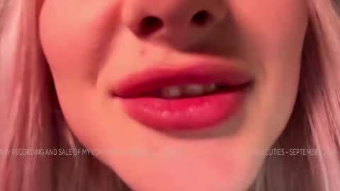 Lana  Eva  dont forget to give us a thumb up online show from 09-20-25, 08:21