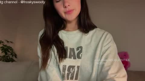 Snapshot of doublecuties chatting on 06-03-26, 03:28 Lana Eva dont forget to give us a thumb up online show from 06-03-26, 03:28