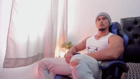 Isabella and Alessandro online show from 05-15-26, 02:24