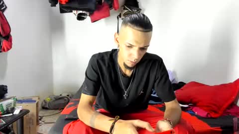 Snapshot of douglas_gallegos chatting on 06-17-26, 03:42 douglas_gallegos online show from 06-17-26, 03:42