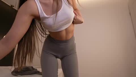    .         . online show from 02-17-25, 07:58