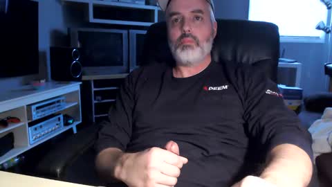 Snapshot of dr_dave20 chatting on 01-29-25, 07:00 dr_dave20 online show from 01-29-25, 07:00