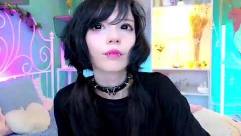 Draculaura online show from 12-28-24, 12:15