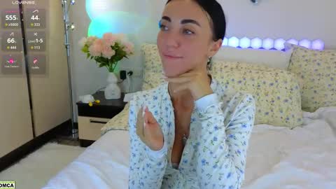 Snapshot of dragoncutey chatting on 09-18-25, 08:44 Katya online show from 09-18-25, 08:44