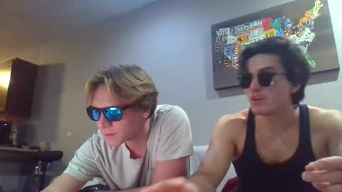 Snapshot of drake__wolf chatting on 10-28-25, 02:15 drake__wolf online show from 10-28-25, 02:15