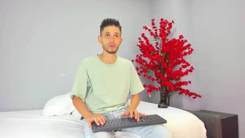 Snapshot of drake_and_zara chatting on 11-12-25, 11:32 Drake and Zara online show from 11-12-25, 11:32