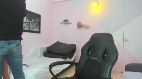 Snapshot of drake_and_zara chatting on 11-29-25, 11:57 Drake and Zara online show from 11-29-25, 11:57