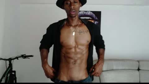 Snapshot of drake_brown_23 chatting on 06-06-26, 06:29 Drake 23 online show from 06-06-26, 06:29