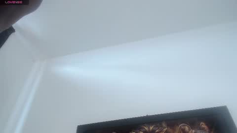 Snapshot of drake_brown_23 chatting on 06-18-26, 01:26 Drake 23 online show from 06-18-26, 01:26