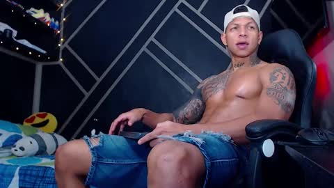 Drake online show from 11-14-25, 05:28