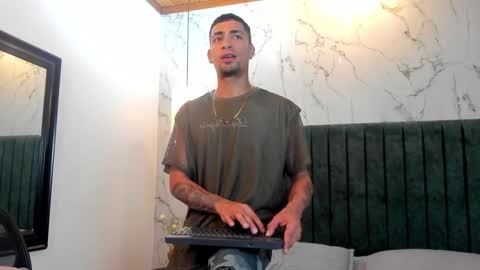 Snapshot of drakeneumann chatting on 01-30-25, 07:26 Drake Neuman online show from 01-30-25, 07:26