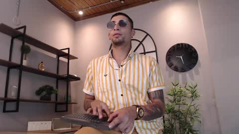 Snapshot of drakeneumann chatting on 02-01-25, 07:34 Drake Neuman online show from 02-01-25, 07:34