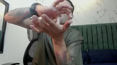 Snapshot of drakeneumann chatting on 02-04-25, 07:44 Drake Neuman online show from 02-04-25, 07:44