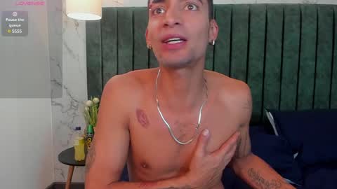 Snapshot of drakeneumann chatting on 02-04-25, 11:59 Drake Neuman online show from 02-04-25, 11:59