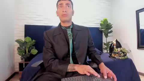 Snapshot of drakeneumann chatting on 02-13-25, 03:29 Drake Neuman online show from 02-13-25, 03:29