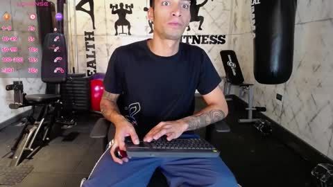 Snapshot of drakeneumann chatting on 02-14-25, 02:18 Drake Neuman online show from 02-14-25, 02:18