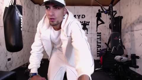 Snapshot of drakeneumann chatting on 09-09-25, 03:50 Drake Neuman online show from 09-09-25, 03:50