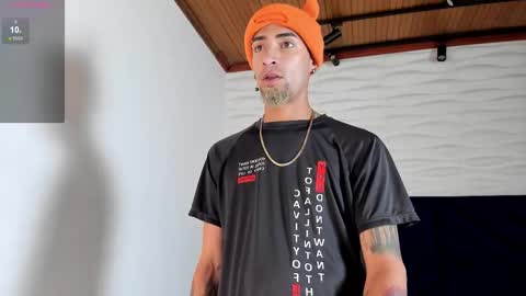 Snapshot of drakeneumann chatting on 10-04-25, 03:59 Drake Neuman online show from 10-04-25, 03:59