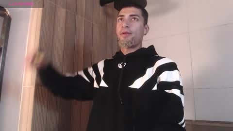 Snapshot of drakeneumann chatting on 10-05-25, 04:22 Drake Neuman online show from 10-05-25, 04:22