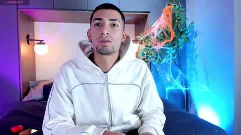 Snapshot of drakeneumann chatting on 11-08-25, 04:12 Drake Neuman online show from 11-08-25, 04:12