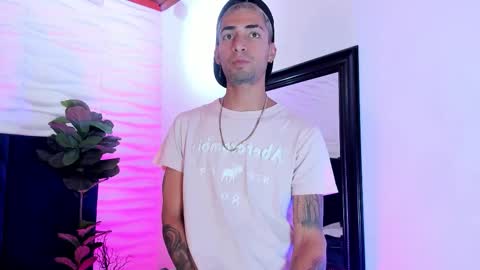 Snapshot of drakeneumann chatting on 11-19-25, 04:01 Drake Neuman online show from 11-19-25, 04:01