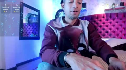 Snapshot of drakeneumann chatting on 11-22-25, 04:00 Drake Neuman online show from 11-22-25, 04:00