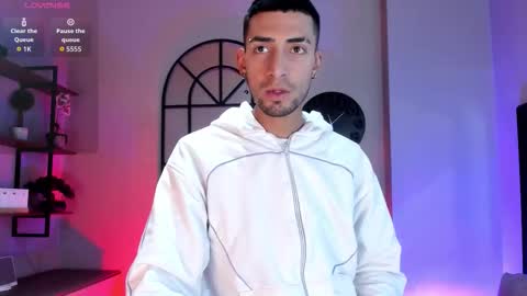 Snapshot of drakeneumann chatting on 12-04-25, 04:00 Drake Neuman online show from 12-04-25, 04:00