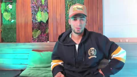 Snapshot of drakeneumann chatting on 05-11-26, 03:45 Drake Neuman online show from 05-11-26, 03:45