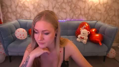 Lina online show from 02-15-26, 06:54