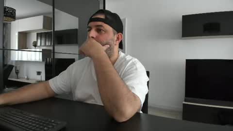 Snapshot of dravenpeak chatting on 06-19-26, 11:36 DravenPeak online show from 06-19-26, 11:36