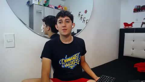 Snapshot of dravith_and_valery chatting on 01-06-26, 07:23 -- nicolle and jhon -- online show from 01-06-26, 07:23