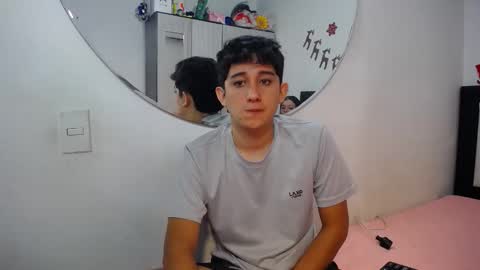 Snapshot of dravith_and_valery chatting on 01-10-26, 10:17 -- nicolle and jhon -- online show from 01-10-26, 10:17