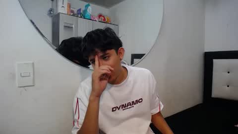 Snapshot of dravith_and_valery chatting on 02-07-26, 11:52 -- nicolle and jhon -- online show from 02-07-26, 11:52