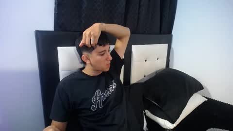 Snapshot of dravith_and_valery chatting on 02-19-26, 05:47 -- nicolle and jhon -- online show from 02-19-26, 05:47